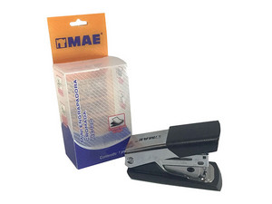 Mini engrapadora cromada mae             Mini engrapadora cromada mae, engrapa hasta 12 hojas, cuerpo de acero cromado con base y capuchón de goma, utiliza grapas de 26/6 y 24/6                                                                                                                        .                                        - ME-12C