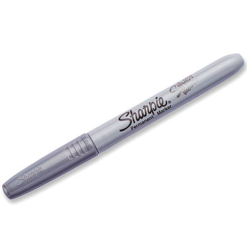 Marcador permanente Sharpie fino plata c Marcador permamente, tinta base solvente resistente al agua, pinta en superficies como vidrio, cartón, papel, madera, etc, grosor del trazo 0.9 mm                                                                                                              aja con 12 piezas                        - 1812784